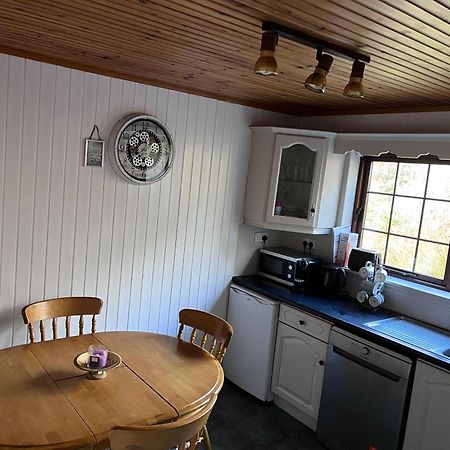 Cosy Lakeside Chalet With Option To Add Private Hot Tub Duneena Bagian luar foto