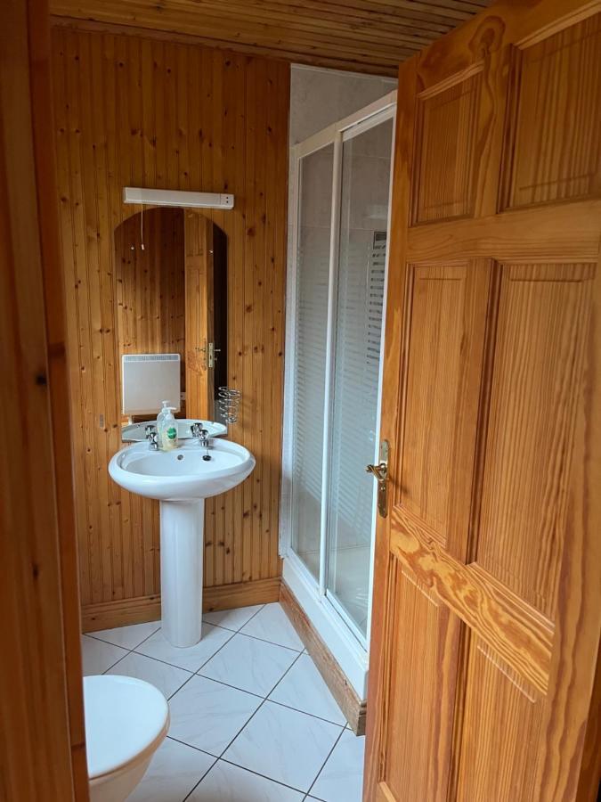 Cosy Lakeside Chalet With Option To Add Private Hot Tub Duneena Bagian luar foto