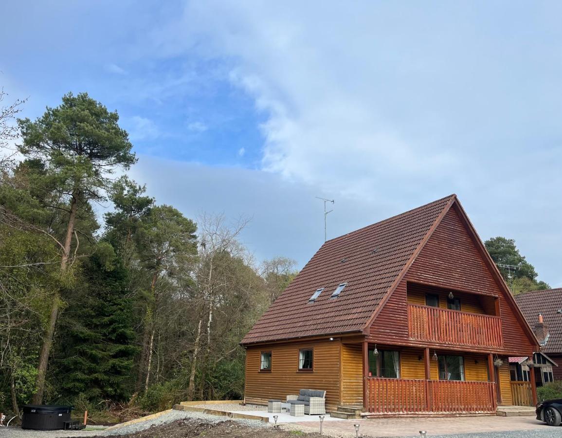 Cosy Lakeside Chalet With Option To Add Private Hot Tub Duneena Bagian luar foto